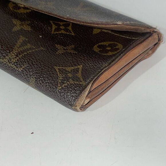 Authentic Louis Vuitton Monogram Sarah Wallet - Picture 6 of 13
